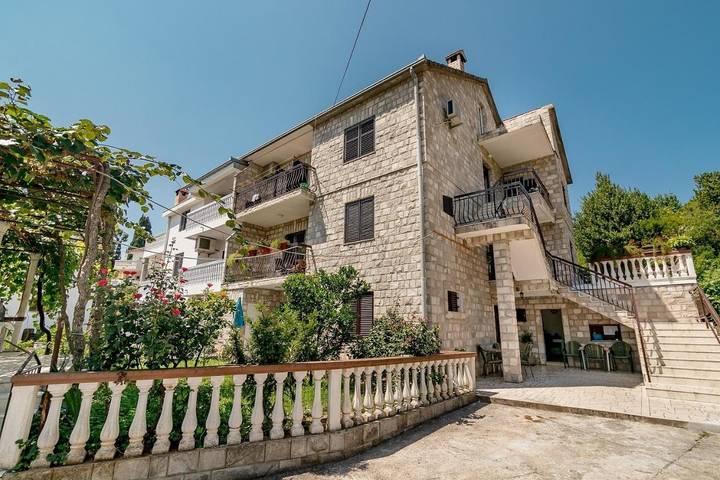 Maison d’hôte pour 3 personnes, avec jardin et vue