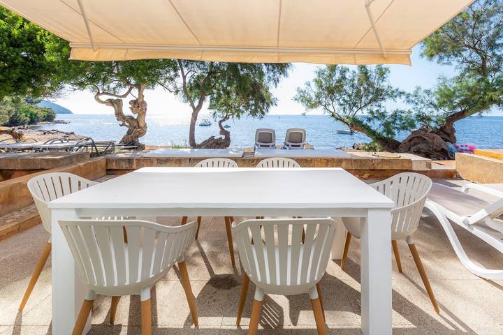 Lussuosa e moderna casa vacanze "Port Nou Ca Na Cati" direttamente sul mare in Port Nou, Son Servera