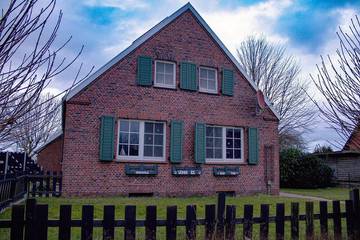 Ferienhaus für 6 Personen, mit Terrasse und Garten in Loquard