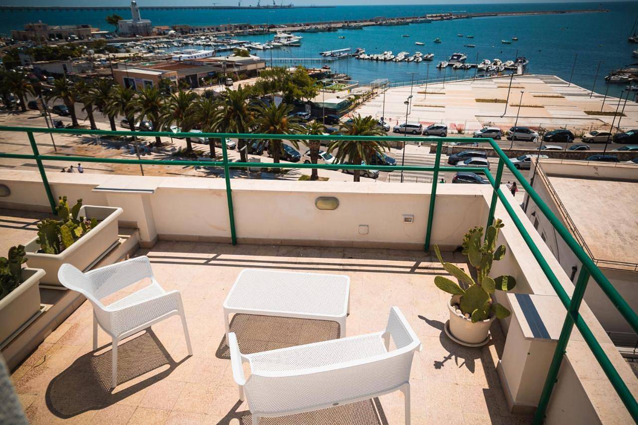 Deluxe Triple Room with Sea View in Manfredonia, Gargano
