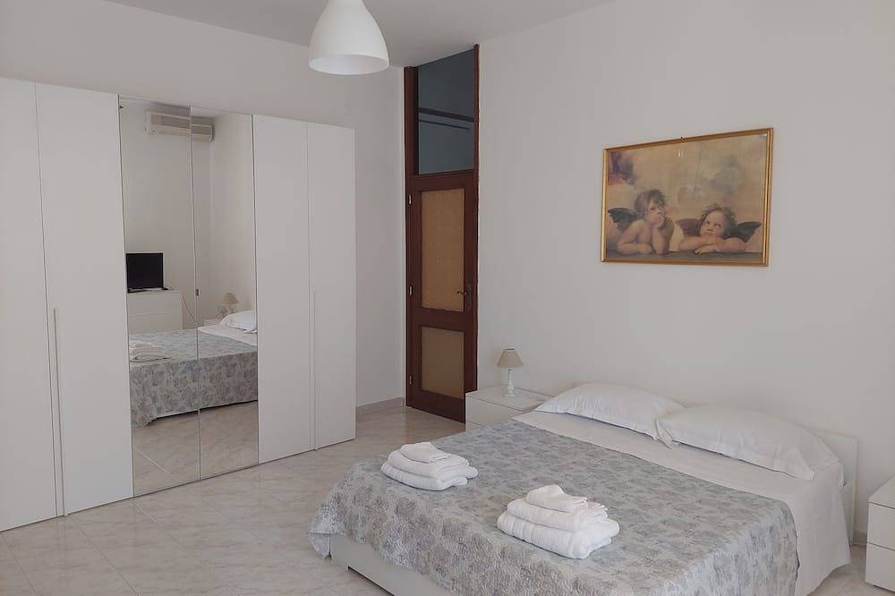 Apartamento entero, Domus Dejanas 180sqm apartamento en el centro de Quartu Sant'Elena in Quartu Sant'Elena, Campidano