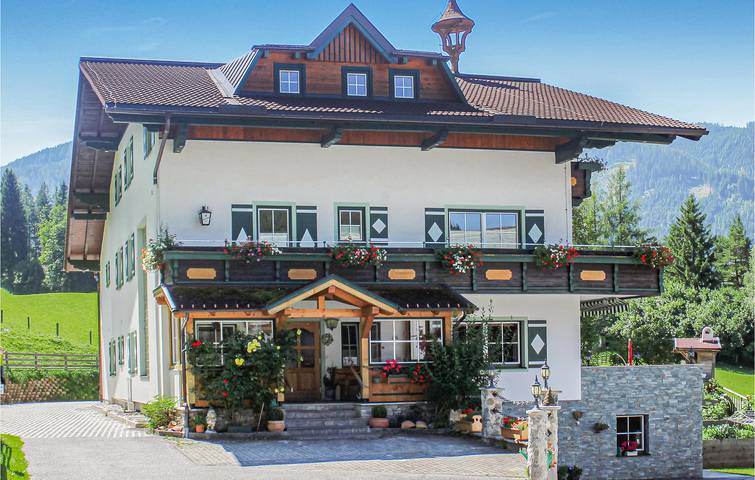 Ganze Ferienwohnung, Gemütliche Ferienwohnung mit Terrasse in der Nähe des Skilifts und des Flusses in Pichl-Preunegg, Schladming-Dachstein