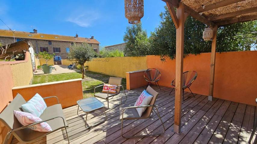 Location de vacances pour 10 personnes, avec terrasse et jardin dans Salin-de-Giraud - 3