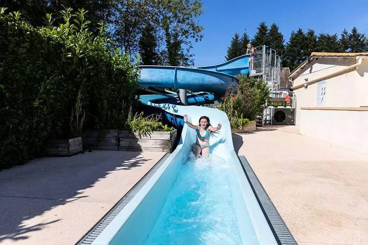 Camping pour 10 personnes, avec terrasse et piscine dans Île de France - 2