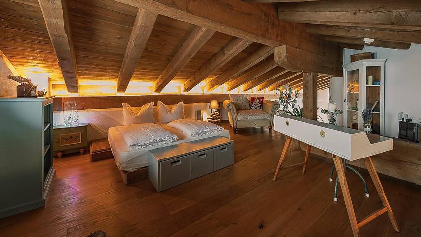 Ferienwohnung für 6 Personen, mit Balkon und Whirlpool sowie Terrasse und Garten in Mieders