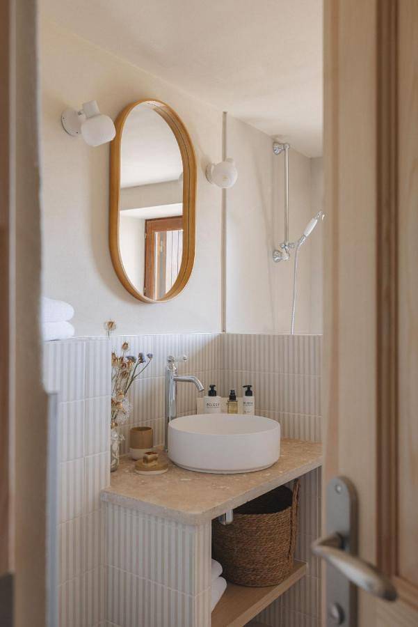 Chambre d’hôte pour 2 personnes, avec vue ainsi que terrasse et piscine, animaux acceptés dans les Parc national des Cévennes - 2