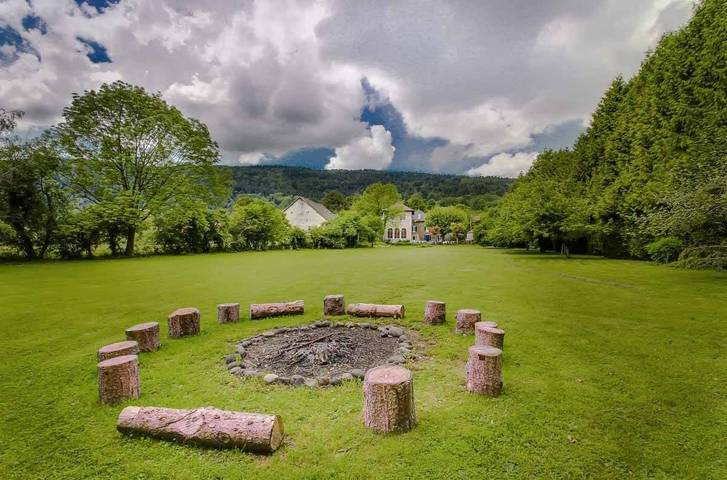 Gîte pour 37 personnes, avec piscine ainsi que jardin et balcon dans Belley - 2