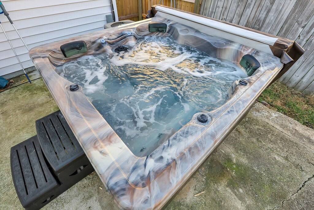 Easy Livin` By Easton: Hot tub, Family Friendly, 6 minutes from Easton Town Center in Columbus, Ohio