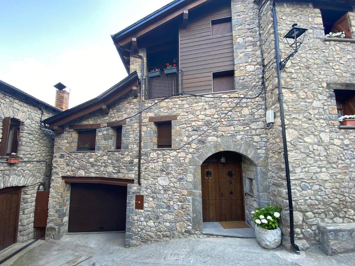 Three-Bedroom House in Chía, Pyrénées Aragonaises