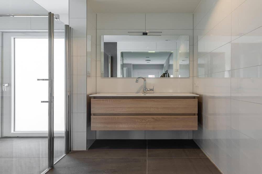 Öko-Villa in Latour am Teich in Oirschot, Nordbrabant