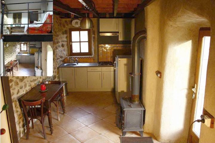 Location de vacances pour 2 personnes, avec jardin ainsi que terrasse et vue à Burdignes - 2