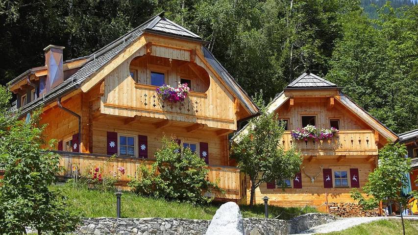 Ferienhaus für 4 Personen, mit Pool und Garten sowie Balkon und Sauna in Neukirchen am Großvenediger