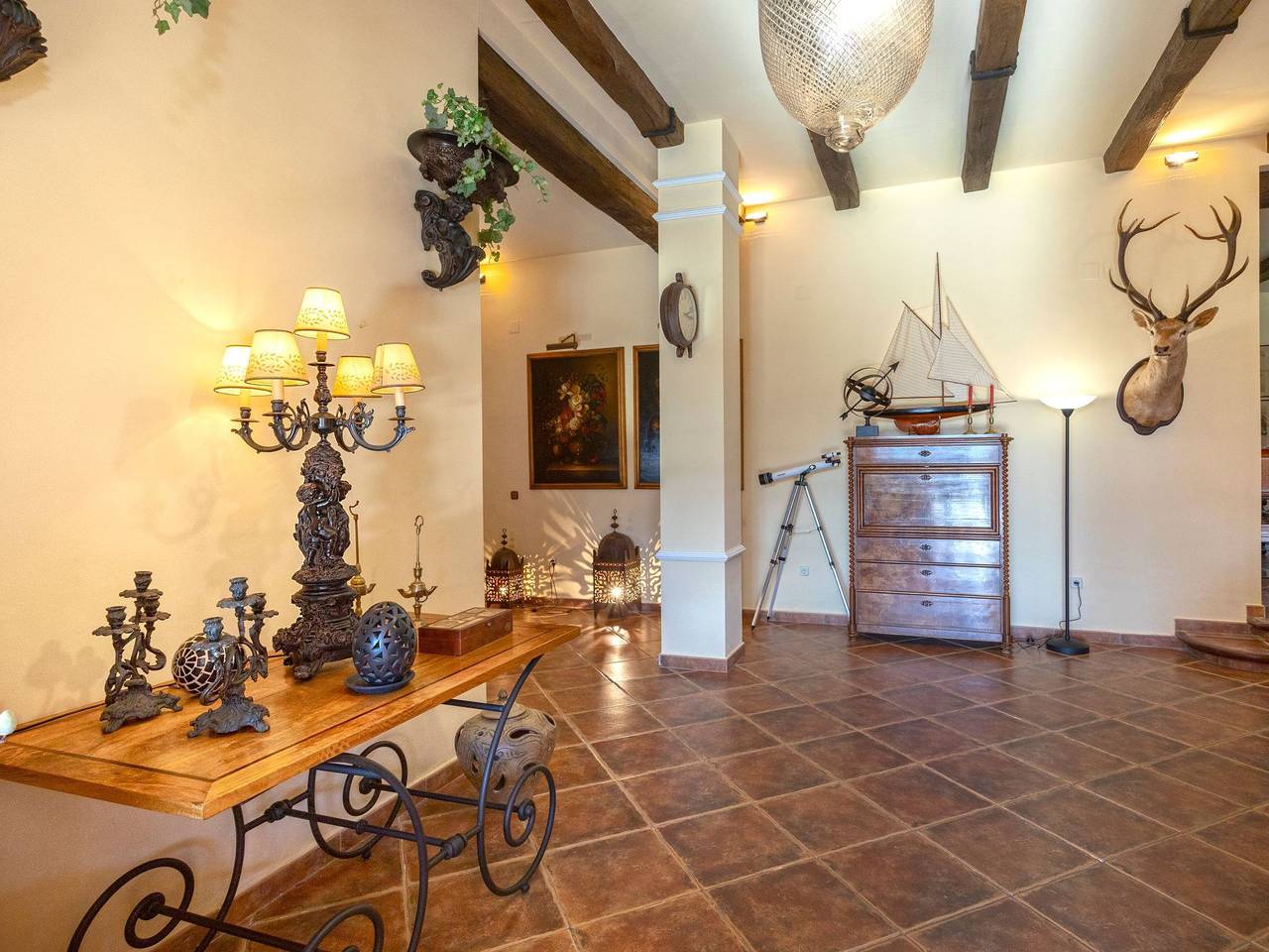 Beheiztes Hallenbad und Freibad in Alcaucín, Provincia de Málaga