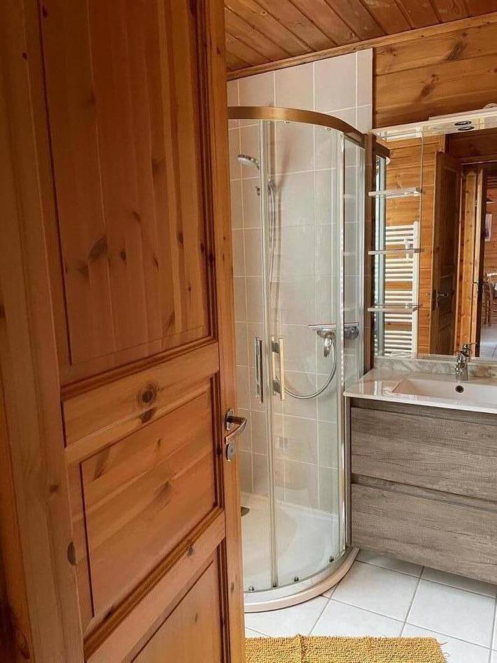 Gîte pour 6 personnes, avec jardin ainsi que sauna et terrasse, animaux acceptés à Chaux-des-Crotenay - 4