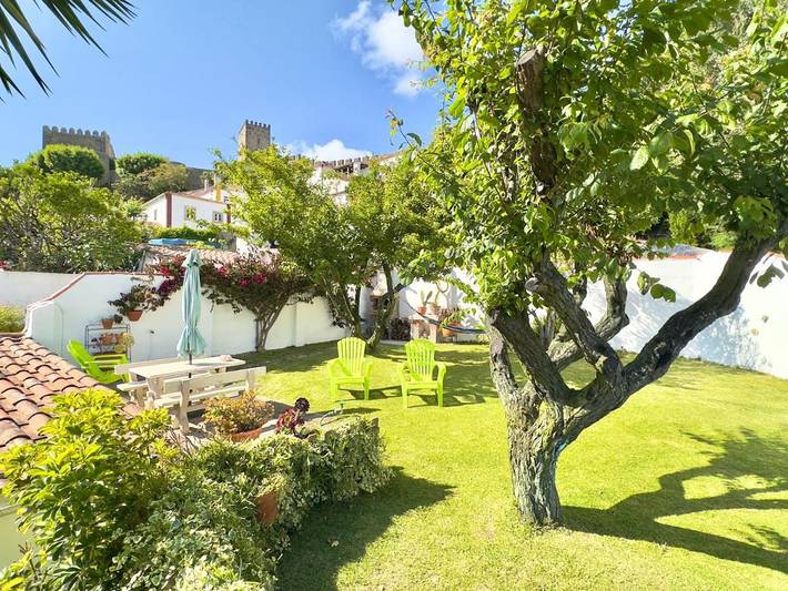 Location de vacances pour 8 personnes, avec vue ainsi que jardin et piscine, animaux acceptés à Óbidos - 4