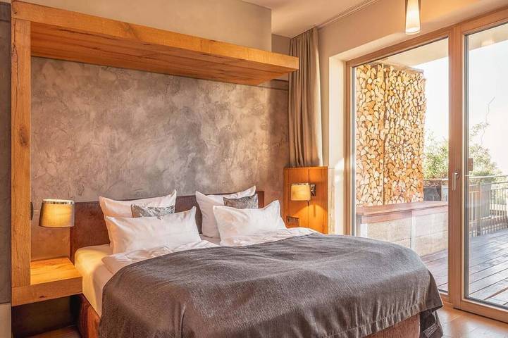 Ganze Wohnung, Alpa-art, 90 qm Erdgeschoss, 2 separate Schlafzimmer, 2 Bäder in Bad Endorf, Chiemsee