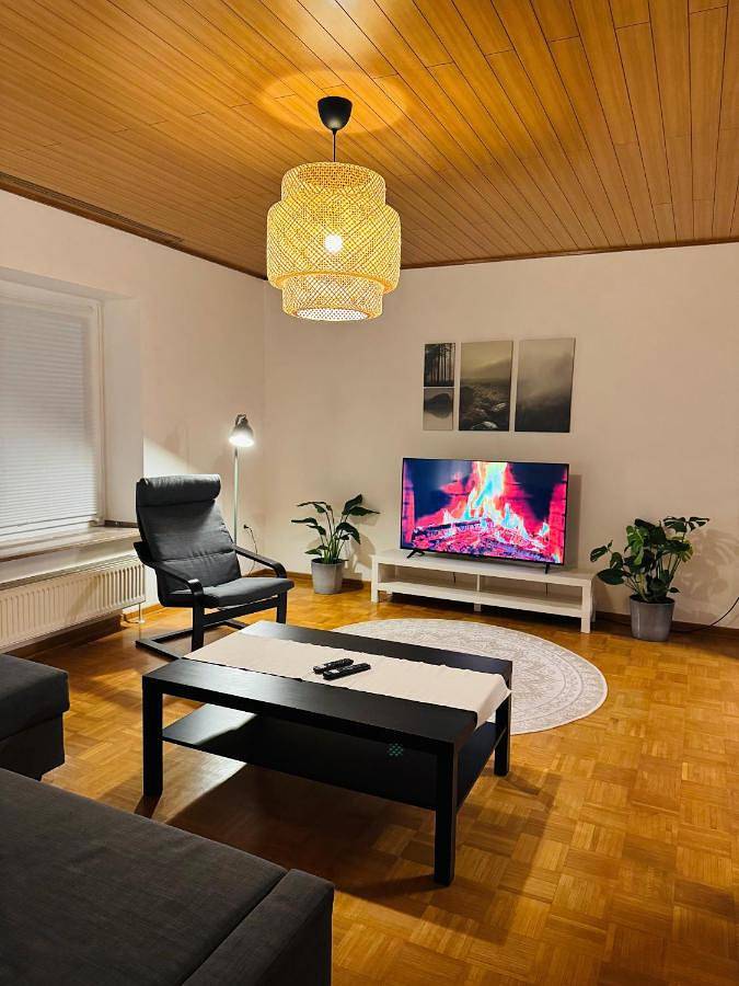Ferienhaus für 6 Personen, mit Balkon und Terrasse sowie Garten und Ausblick in Ettringen