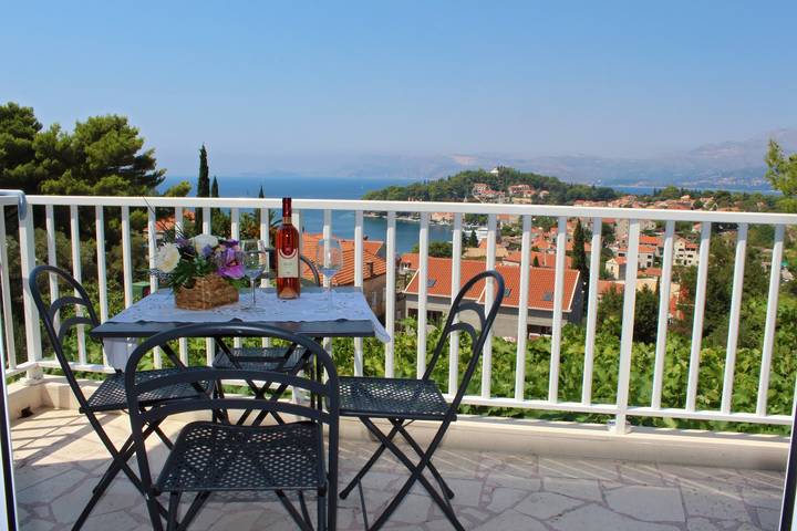Entire apartment, Apartment Siesta - Two-Bedroom Apartment with Balcony and Sea View in Cavtat, Cavtat (Dalmatia)