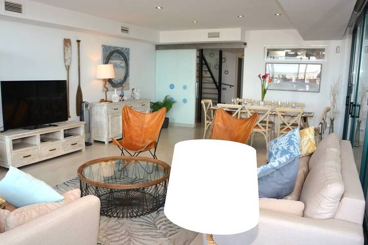 Location de vacances pour 9 personnes, avec balcon et jacuzzi, animaux acceptés à Sitges - 4