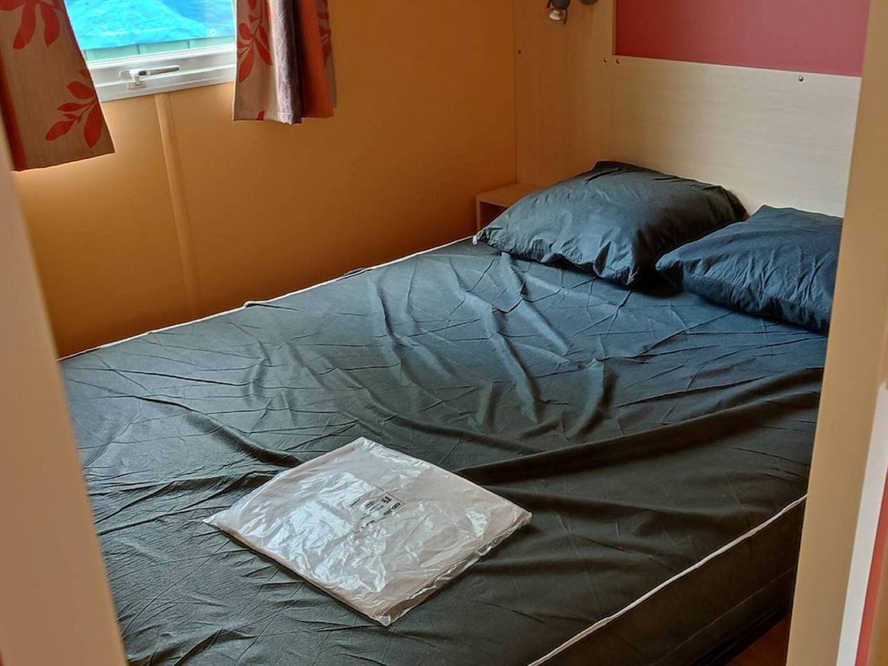 Mobil-home con terraza - 4 pers. in La Tour-d'Auvergne, Parque Natural Regional Volcans d'Auvergne