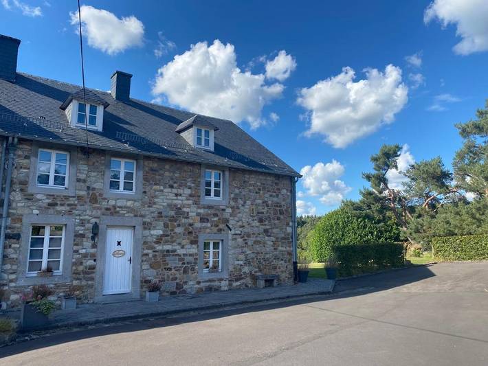 Gîte pour 4 personnes, avec vue ainsi que terrasse et jardin dans Banneux