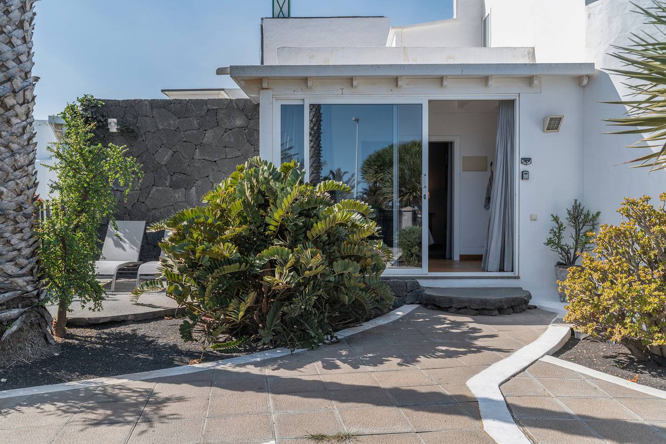 Appartement entier, Appartement de vacances 'Suite Arte y Dragos' avec vue montagne, terrasse et Wi-Fi in San Bartolomé, Lanzarote