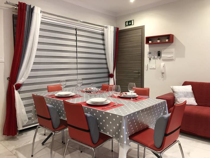 Apartamento inteiro, Ático de 2 dormitorios con vistas al mar cerca de la playa Hpi6767 in Marsaskala, Ilha de Malta