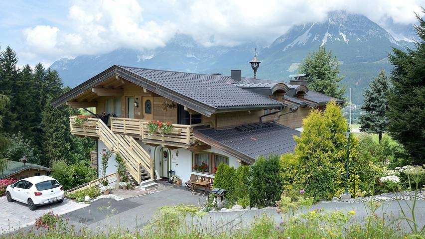 Ferienwohnung für 2 Personen, mit Sauna und Terrasse sowie Garten, mit Haustier in Ellmau