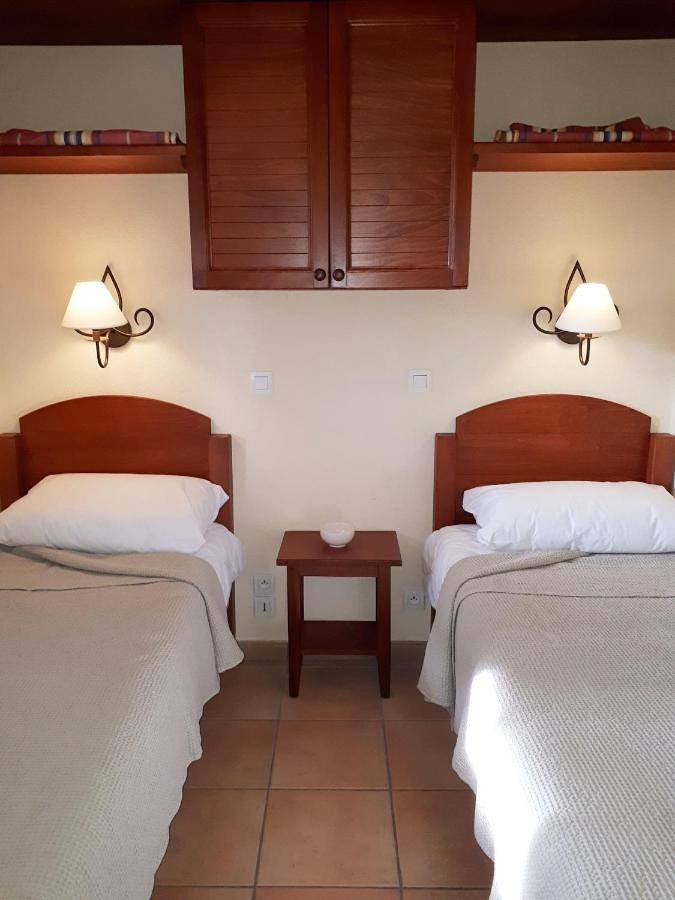 Gîte pour 3 personnes, avec piscine ainsi que jardin et vue, animaux acceptés à Uhart-Cize - 2