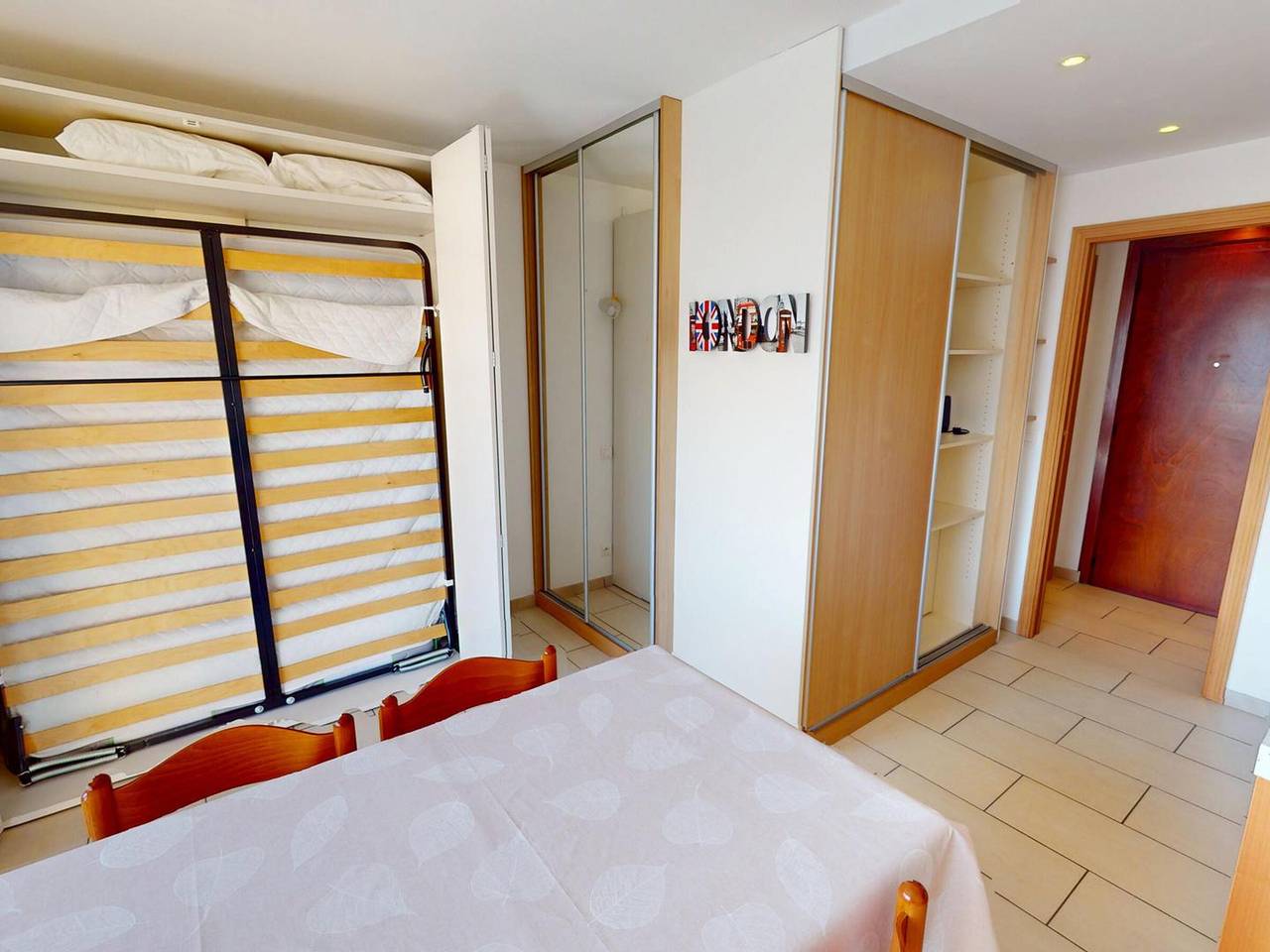 Studio entier, Studio climatisé, terrasse vue mer in Roquebrune-Cap-Martin, Côte méditerranéenne (France)