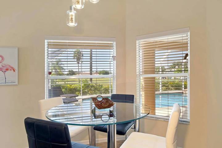 Villa for 8 people, with hot tub and terrace, with pets in Cape Coral