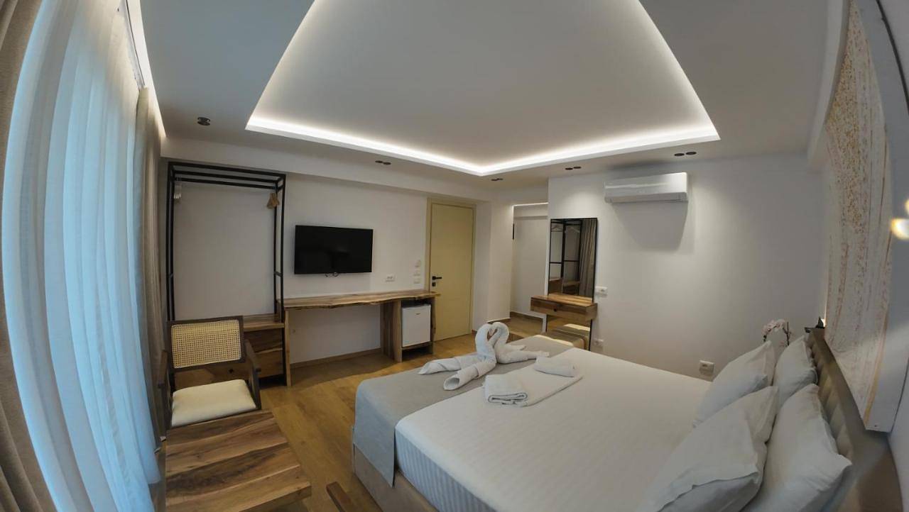 Vila Kosteli in Himarë, Vlorë