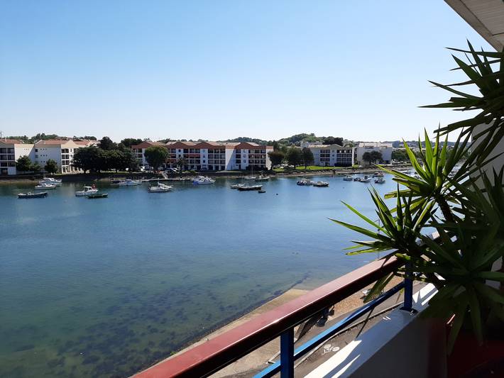 Appartement entier, Ciboure : T4 spacieux avec balcon et véranda, proche golf in Ciboure, Région de Bayonne