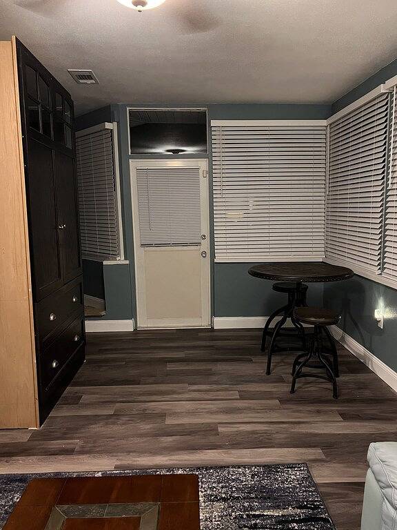 Home close to the Indian Rocks Beach and Pinellas Trail in Largo, Pinellas County