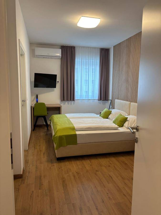 Family Room with Private Bathroom in Wels, Linz-Wels