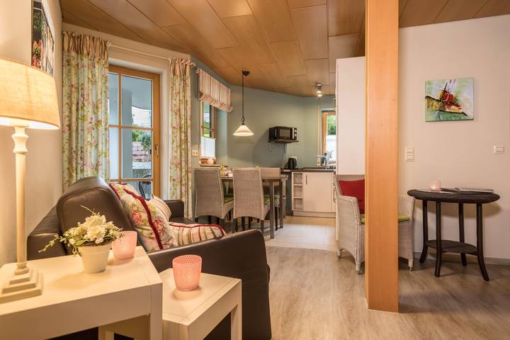 Ganze Wohnung, Gemütliche Ferienwohnung 7 auf dem "Trostelhof" mit Privatterrasse in Neufrach, Salem