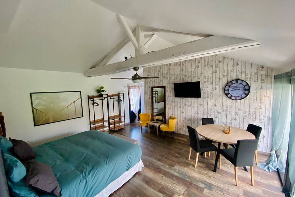 Gîte « La Cour de la Forêt » con piscina privada, terraza y Wi-Fi in Saint-Mars-de-Coutais, Nantes region