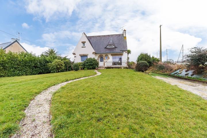 Location de vacances pour 8 personnes, avec jardin et terrasse à Trélévern - 4