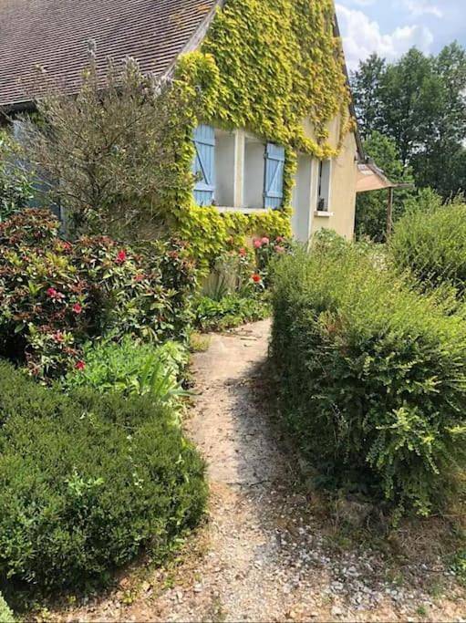 Location de vacances pour 6 personnes, avec jardin et vue à Longny-au-Perche - 4