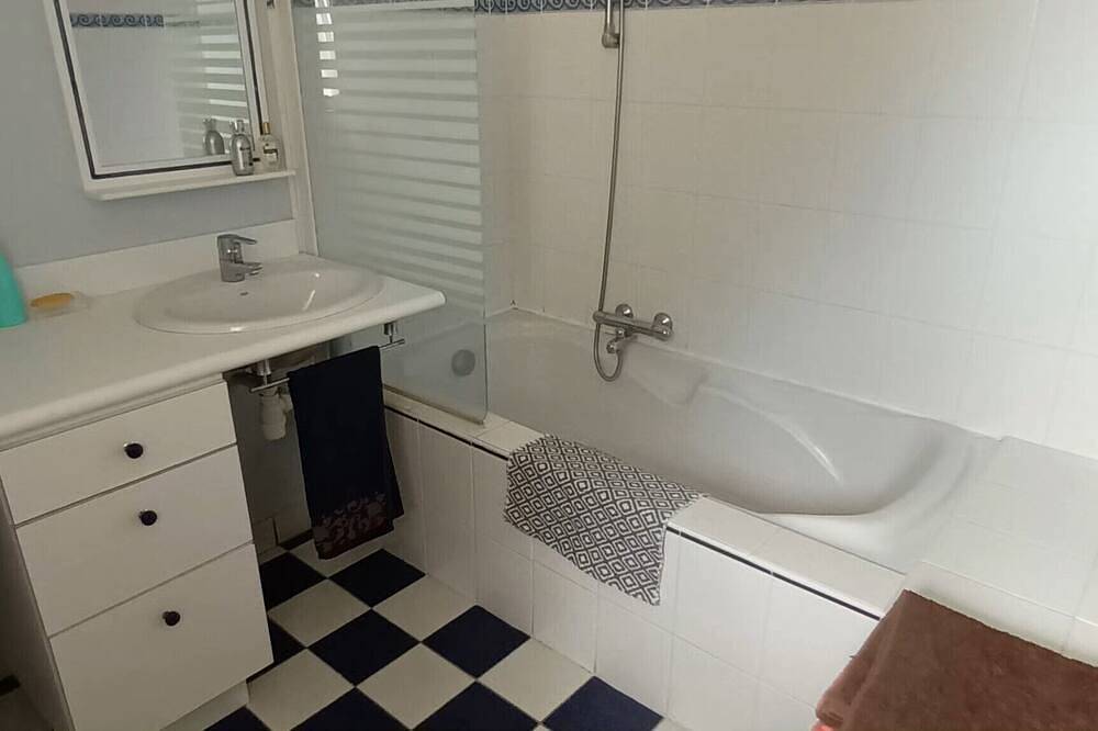 2 Chambres Etage privatisé Sde et Wc Chambres d'hôtes Référence Accueil Vélo in Plouguerneau, Région de Brest