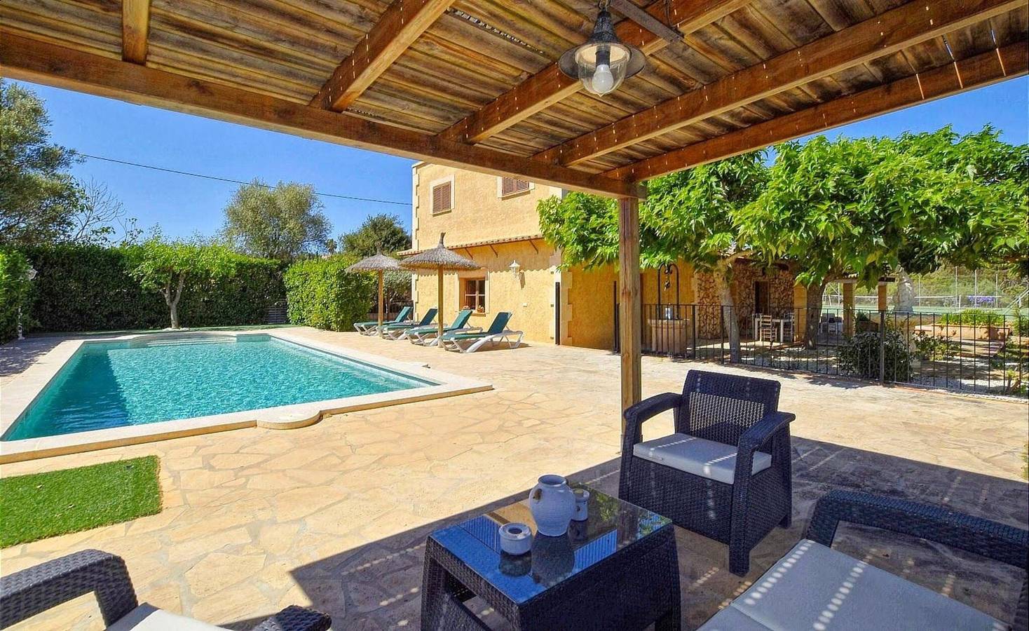 Villa 'Sa Cova' with Private Pool, Wi-Fi and Air Conditioning in Manacor, East Majorca