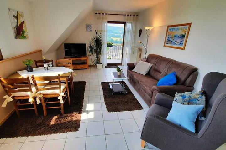 Ganze Wohnung, Gepflegtes Urlaubsdomizil inmitten der Weinberge, Fewo 2, Kurzurlaub auf Anfrage in Osann-Monzel, Bernkastel-Kues & Umgebung