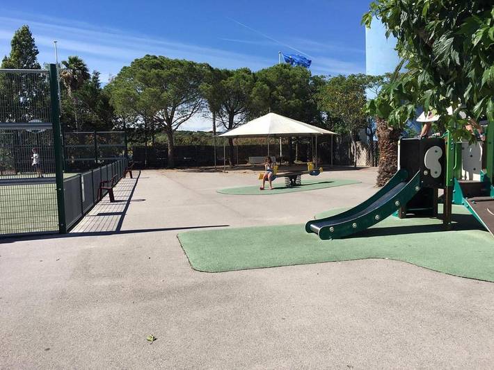 Camping pour 6 personnes, avec piscine et terrasse à Vic-la-Gardiole - 4