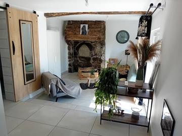 Gîte pour 4 personnes, avec jardin dans Messei