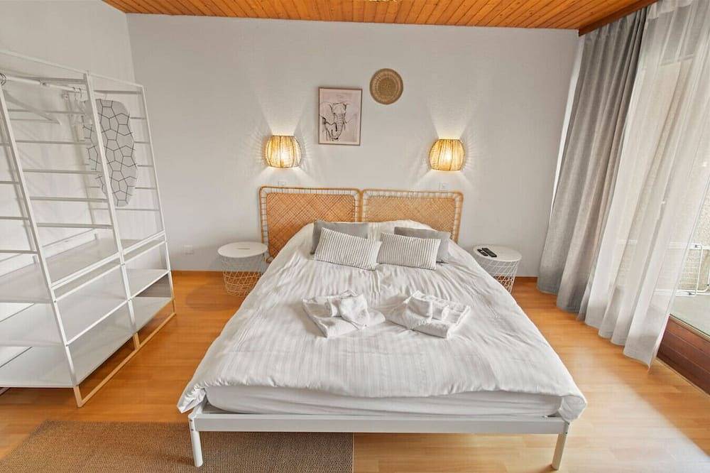 Appartamento intero, Charmant studio avec balcon à 5 min du lac in Delley-Portalban, Lake Murten & Estavayer-le-Lac Region