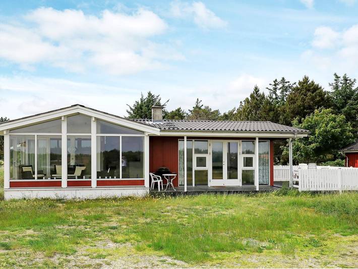 Ferieudlejning for 5 personer, med terrasse, husdyr tilladt i Vejers Strand