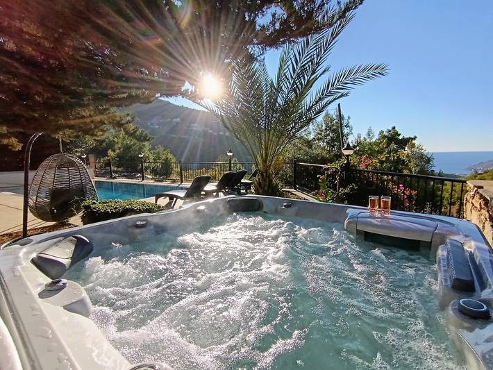 Villa for 8 personer, med have og pool samt terrasse, børnevenlig i Alanya