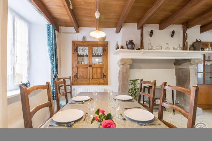 Gîte pour 7 personnes, avec jardin à Éculleville