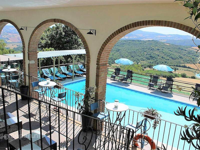 Villa Montecastelli Pisano in Castelnuovo di Val di Cecina, Riserva Naturale di Monterufoli