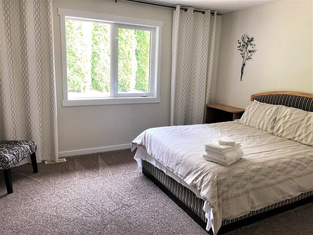 Wunderschönes West Kelowna Haus mit Salzwasserpool und atemberaubender Aussicht in West Kelowna, Crystal Mountain